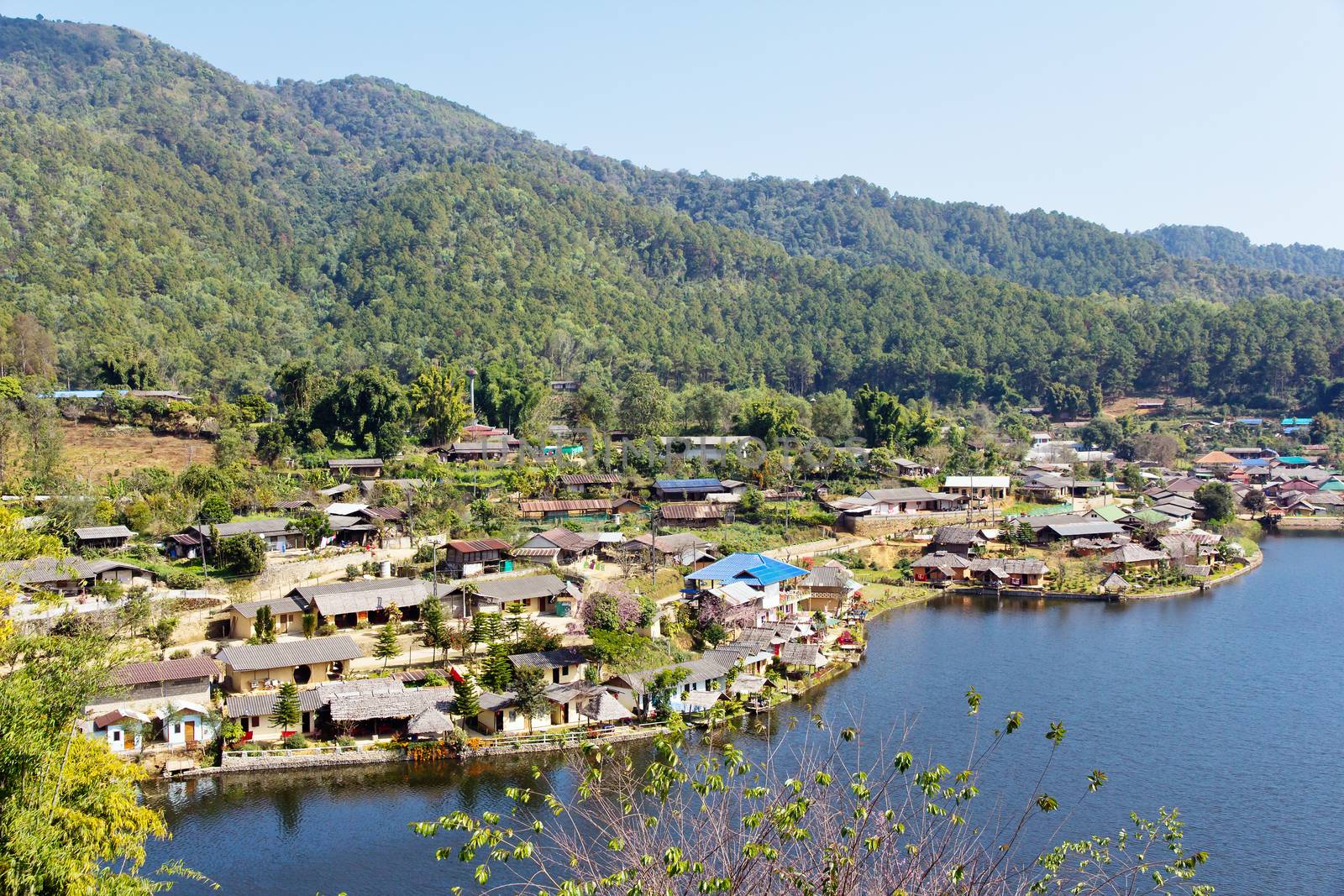 Ban Rak Thai (the Thai-loving village) Chinese refugees settling in Northern Thailand can be dated back to the 1949 Communist takeover in China,is a village near Mae Hong Son.