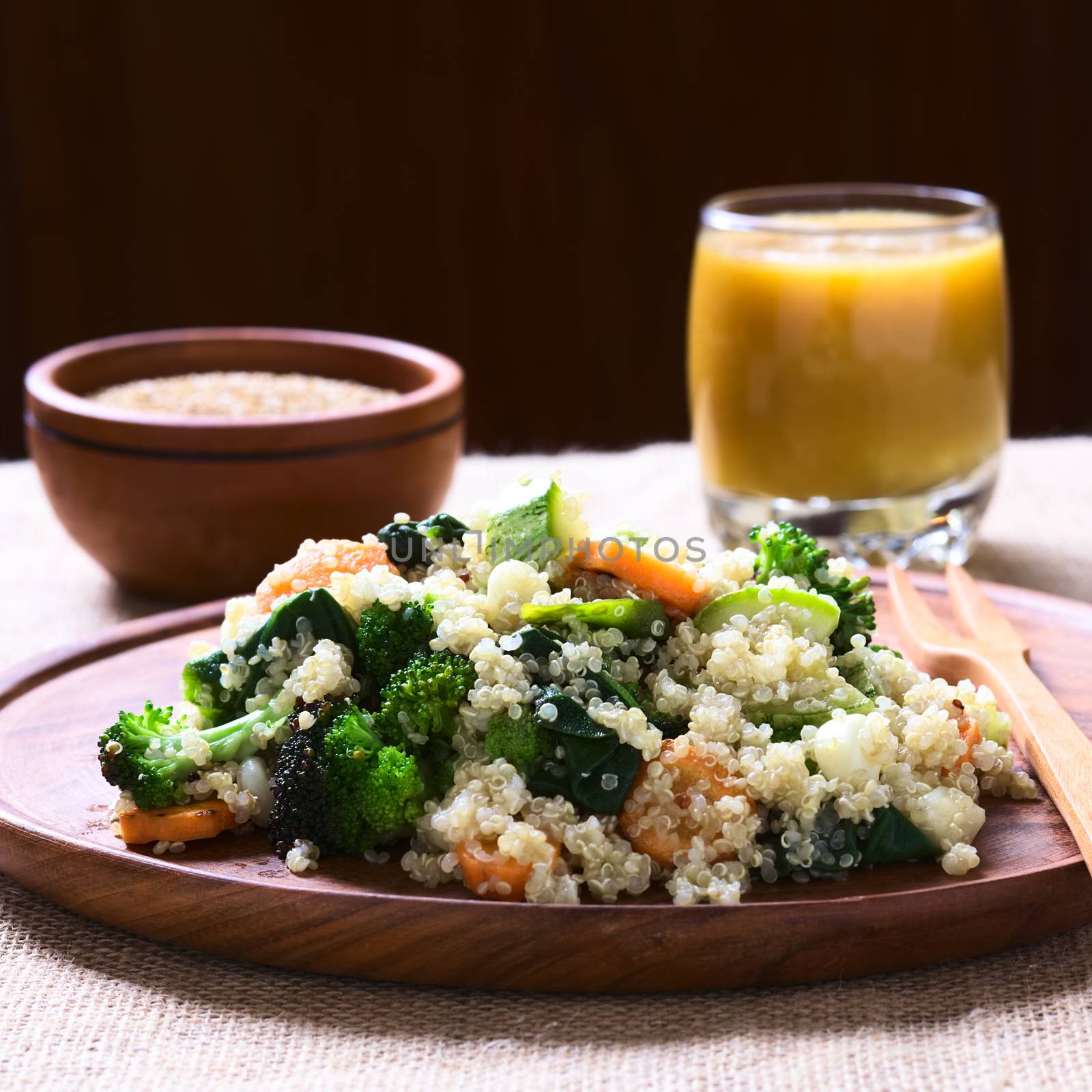 Cooked White Quinoa with Vegetables by ildi