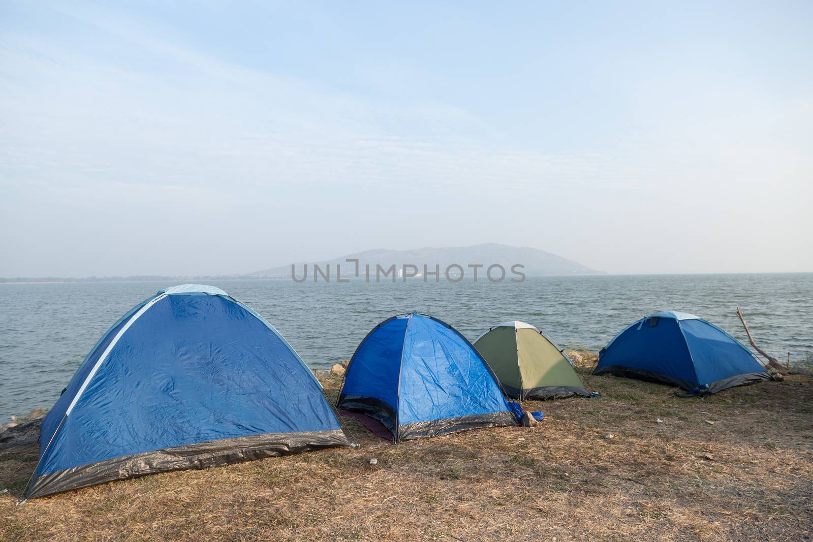 Tent camping on the lawn. Attractions near the dam. In the morning, a cold