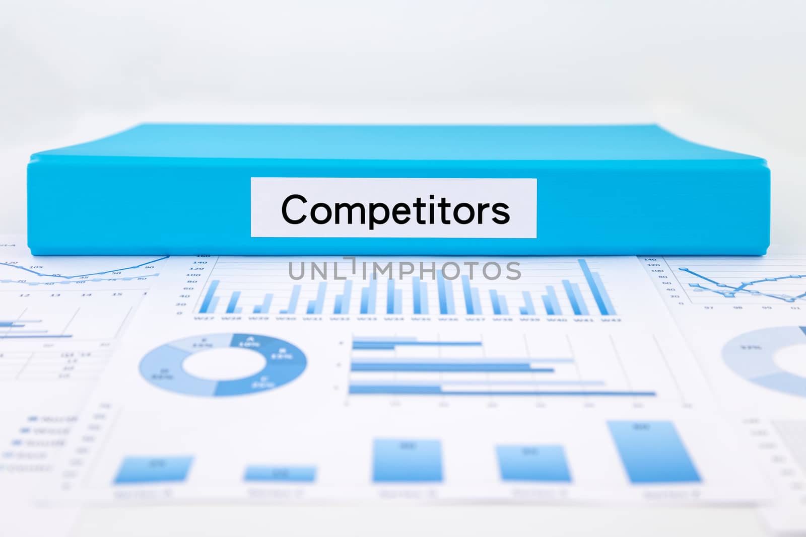 Competitor analysis report for business strategic planning by vinnstock