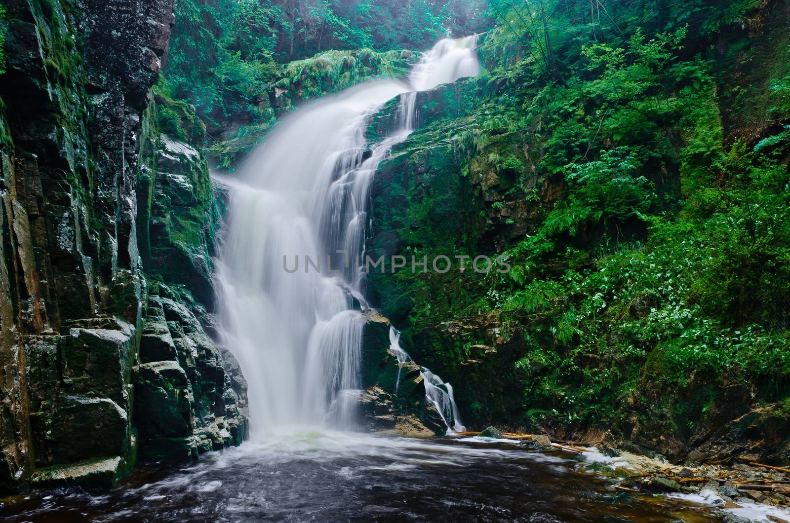 Waterfall Kamienczyk by PavelR52