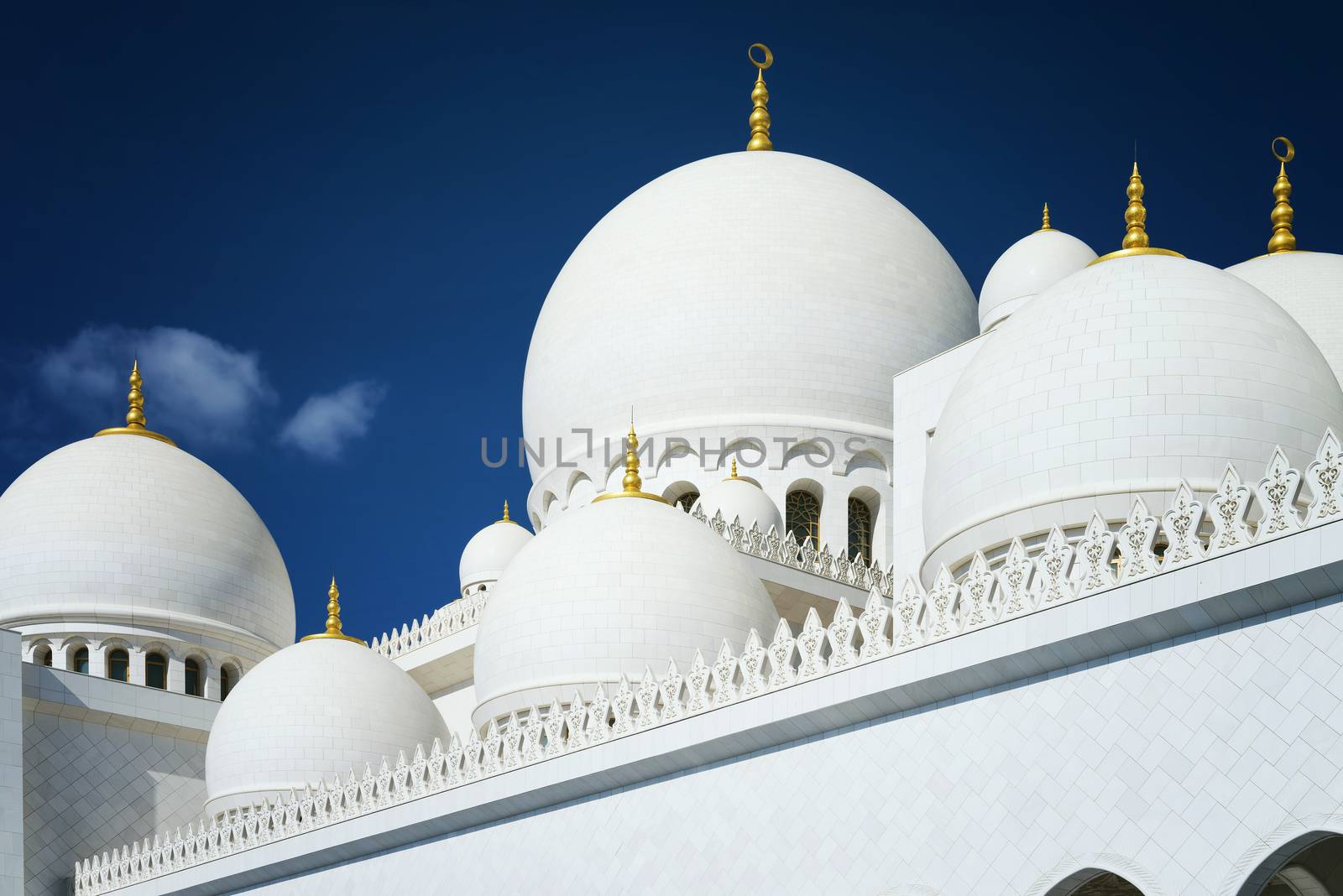 white mosque by ventdusud