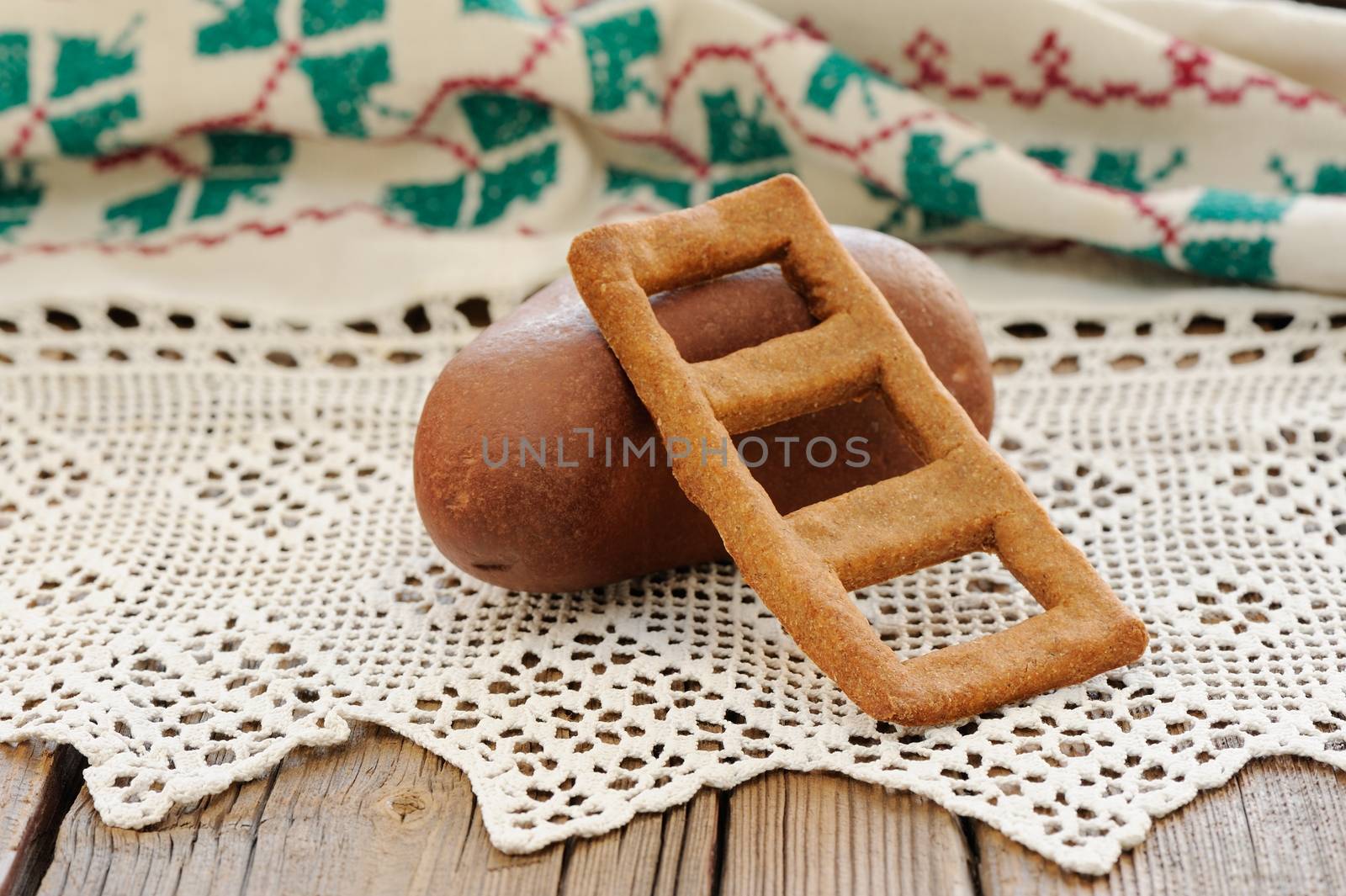 Lestvitsa, Russian rye festive spring cookie on handmade rushnik horizontal