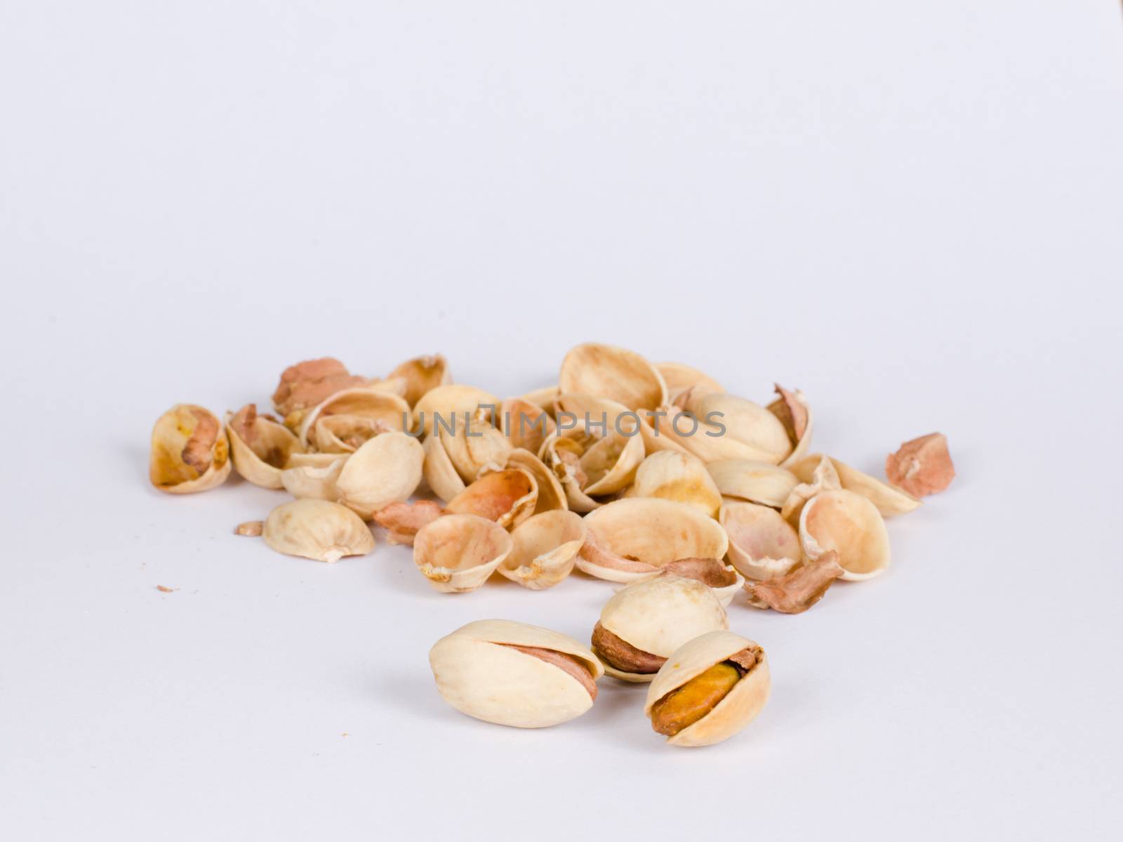pistachios by sarkao