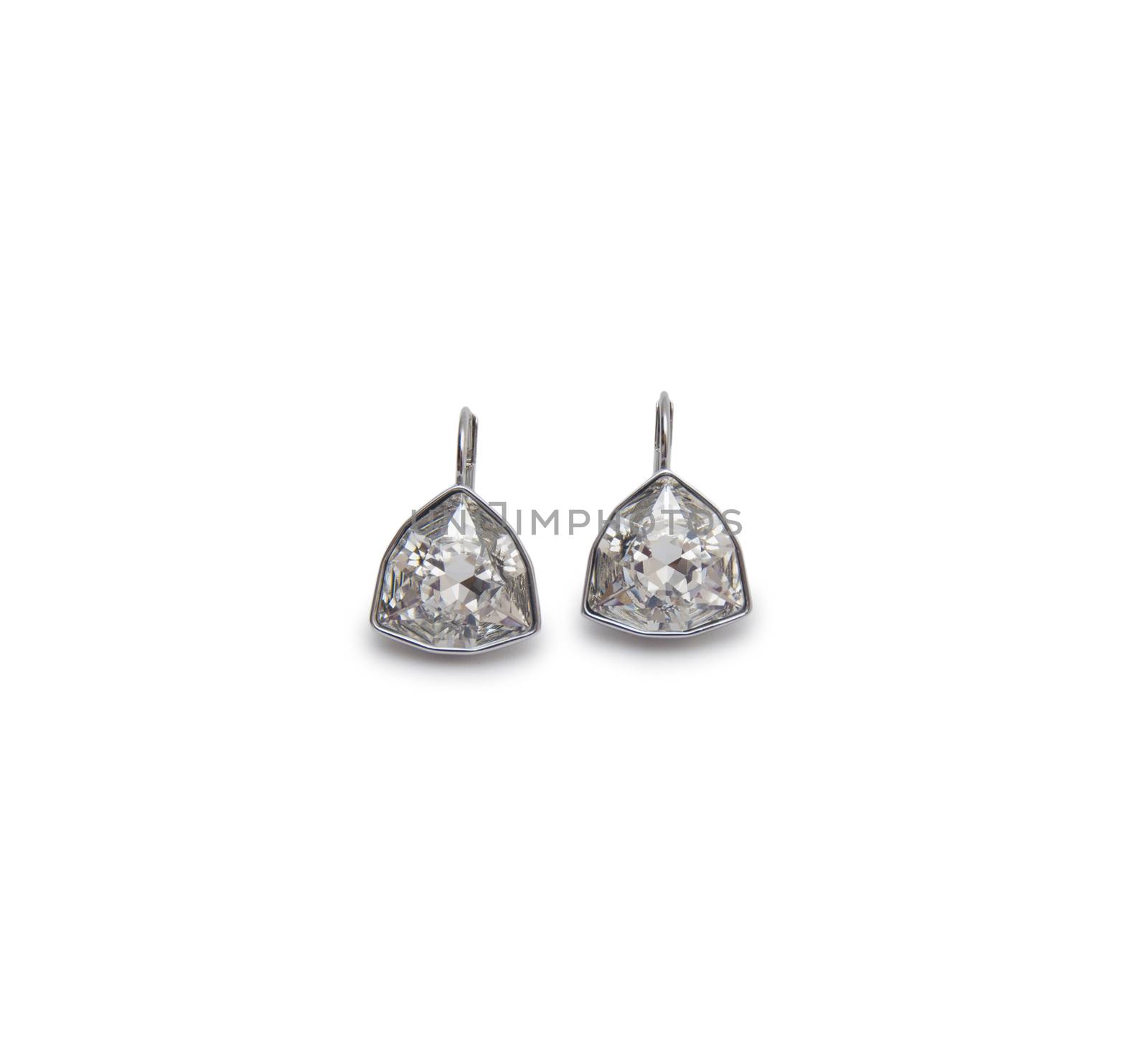 A couple of diamond earrings by cocoo