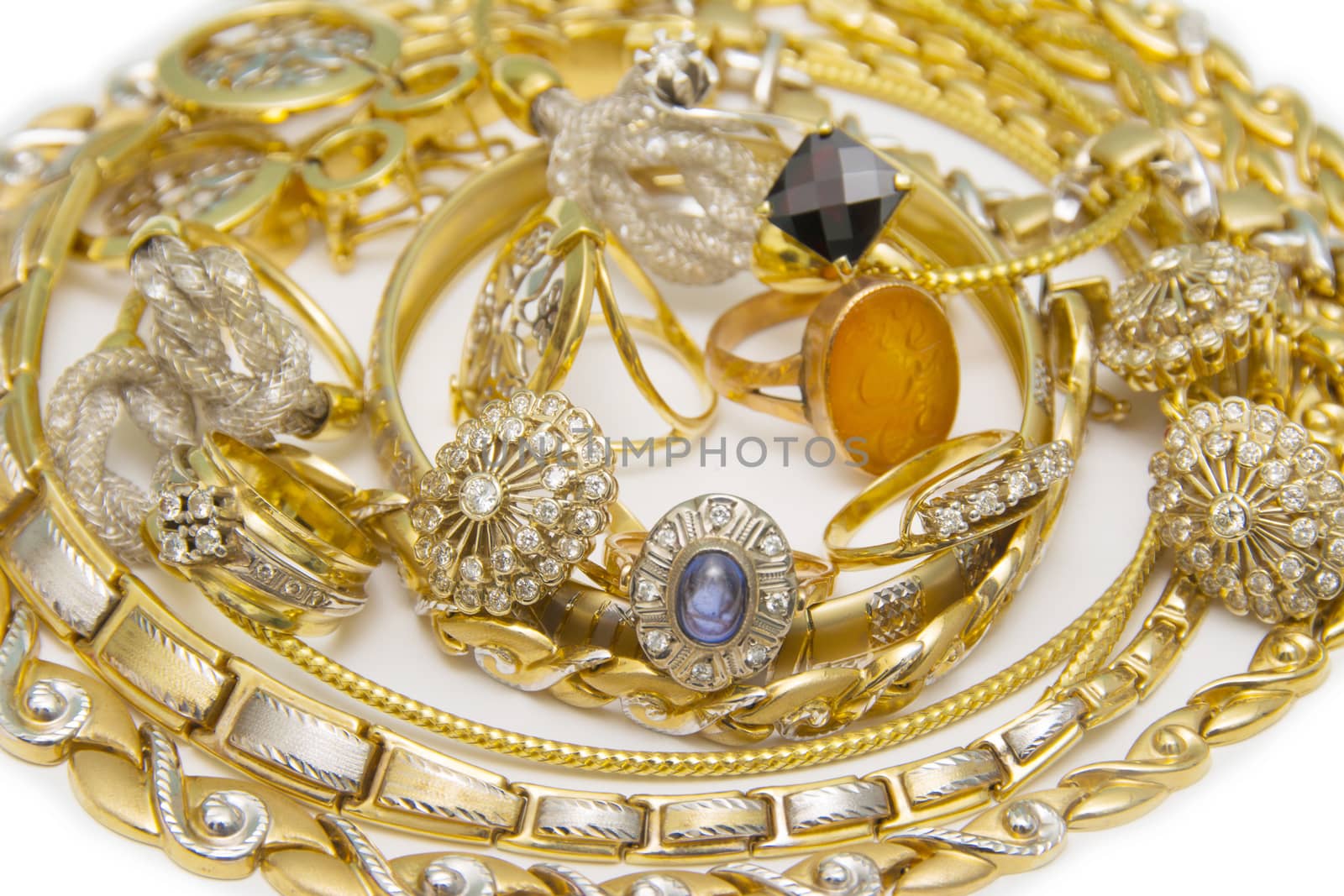 Large collection of gold jewellery by cocoo