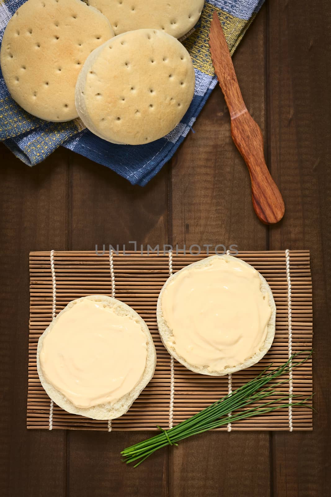 Cream Cheese on Bun by ildi