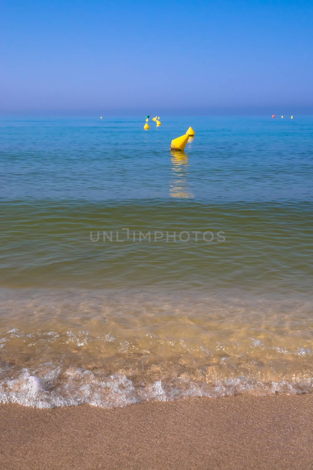 Beach edge waves and buoys by ArtesiaWells