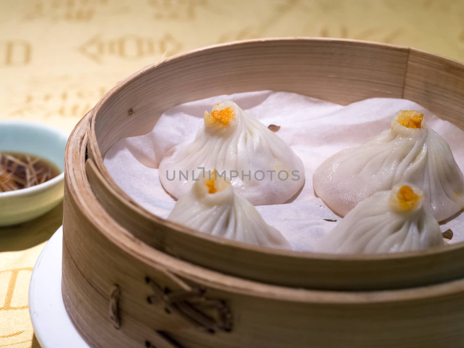 Dim Sum in Bamboo Steame by leieng