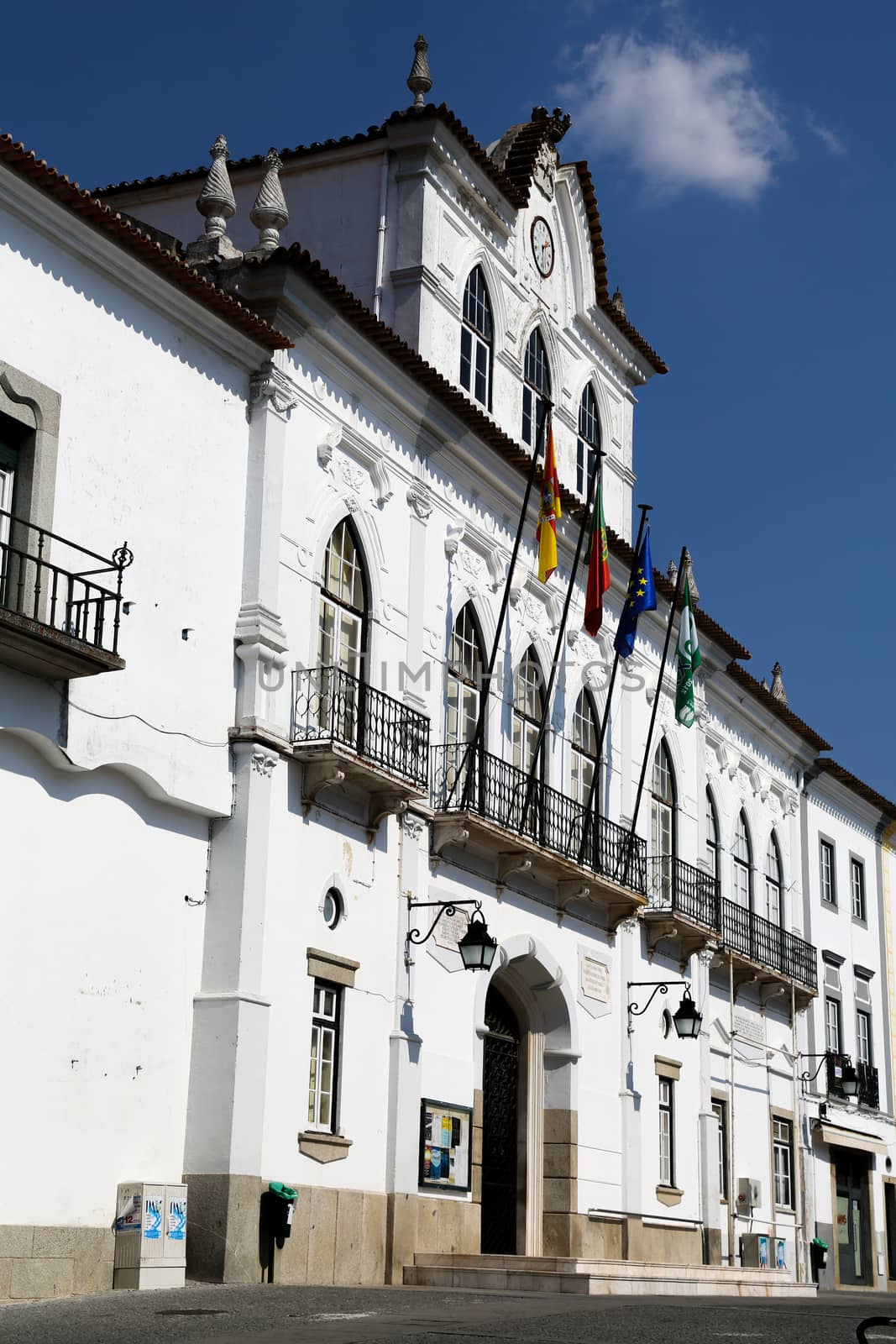 A white building in the Portuguese city of Evora