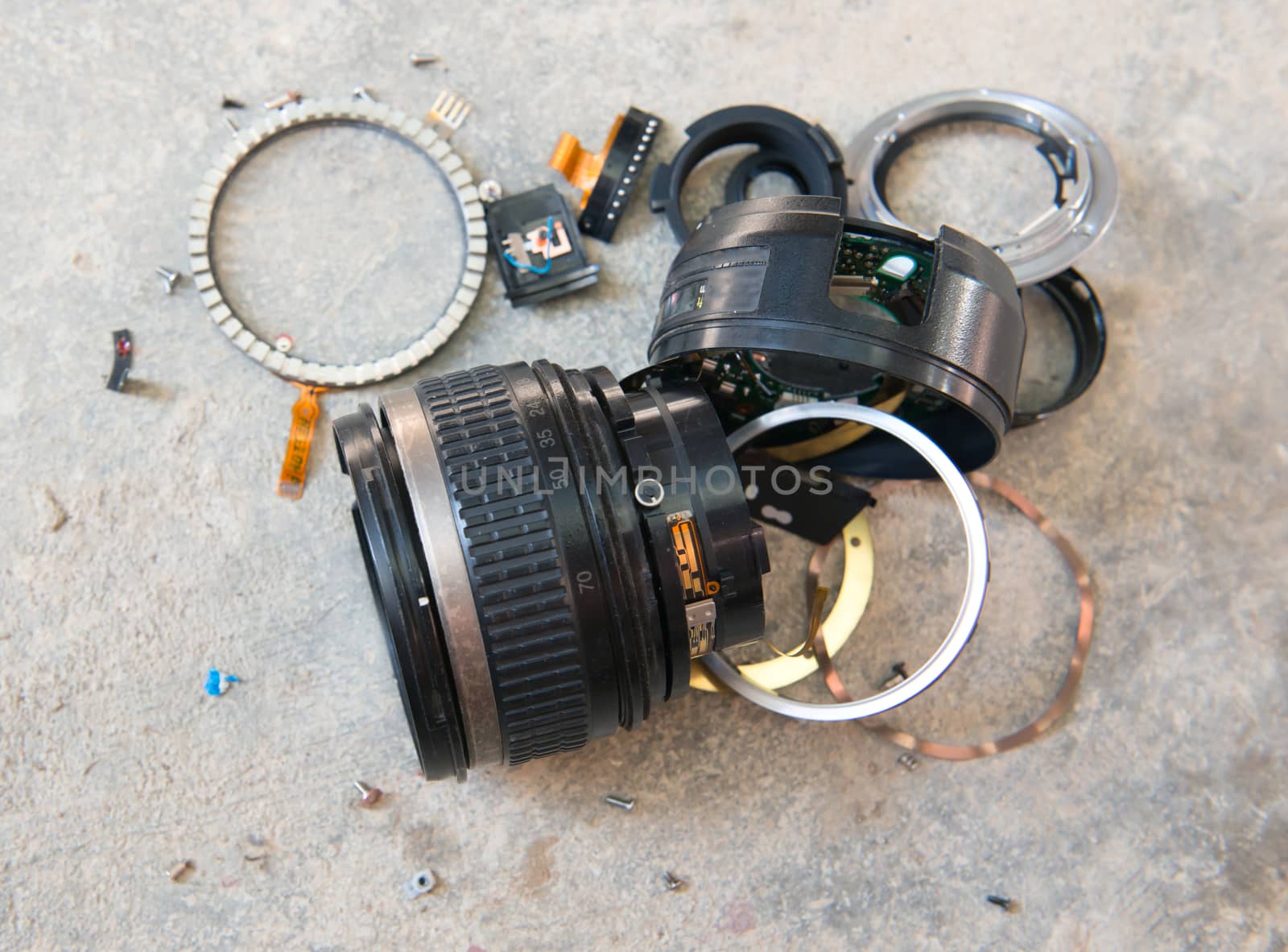 camera lens has been dropped and shattered 