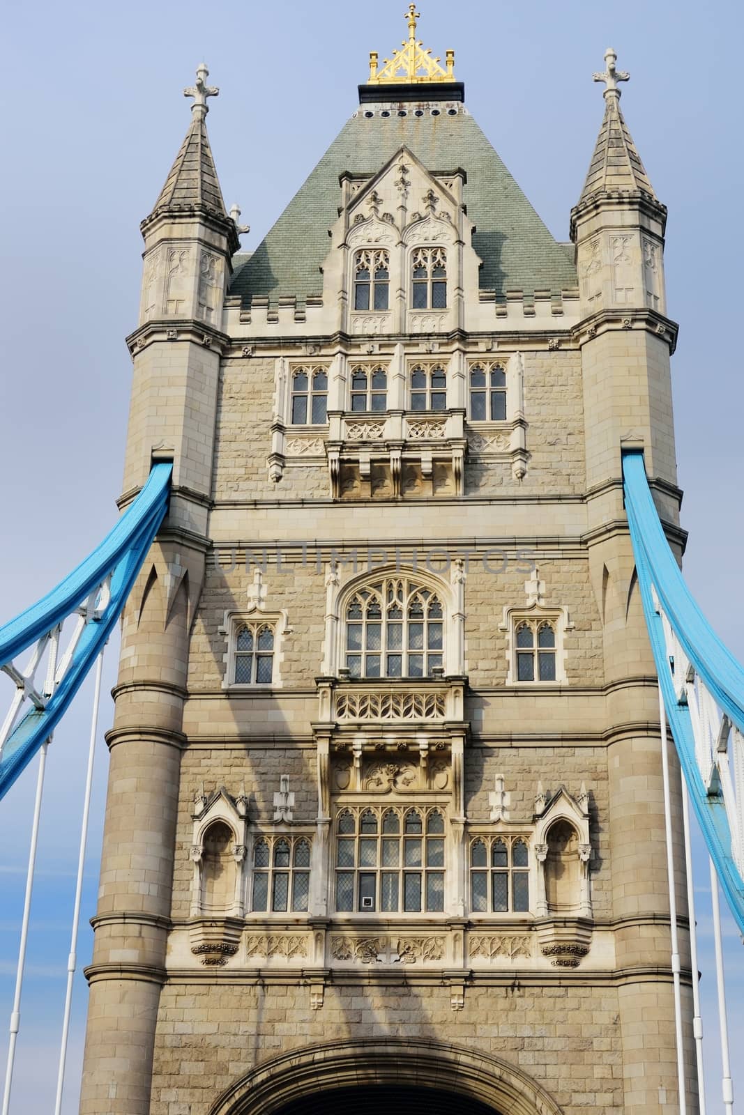  Tower of Tower bridge by pauws99