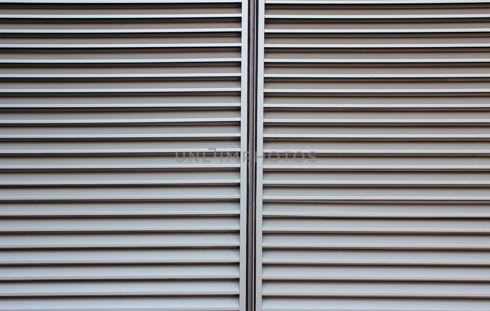 Metal roll door of treasury