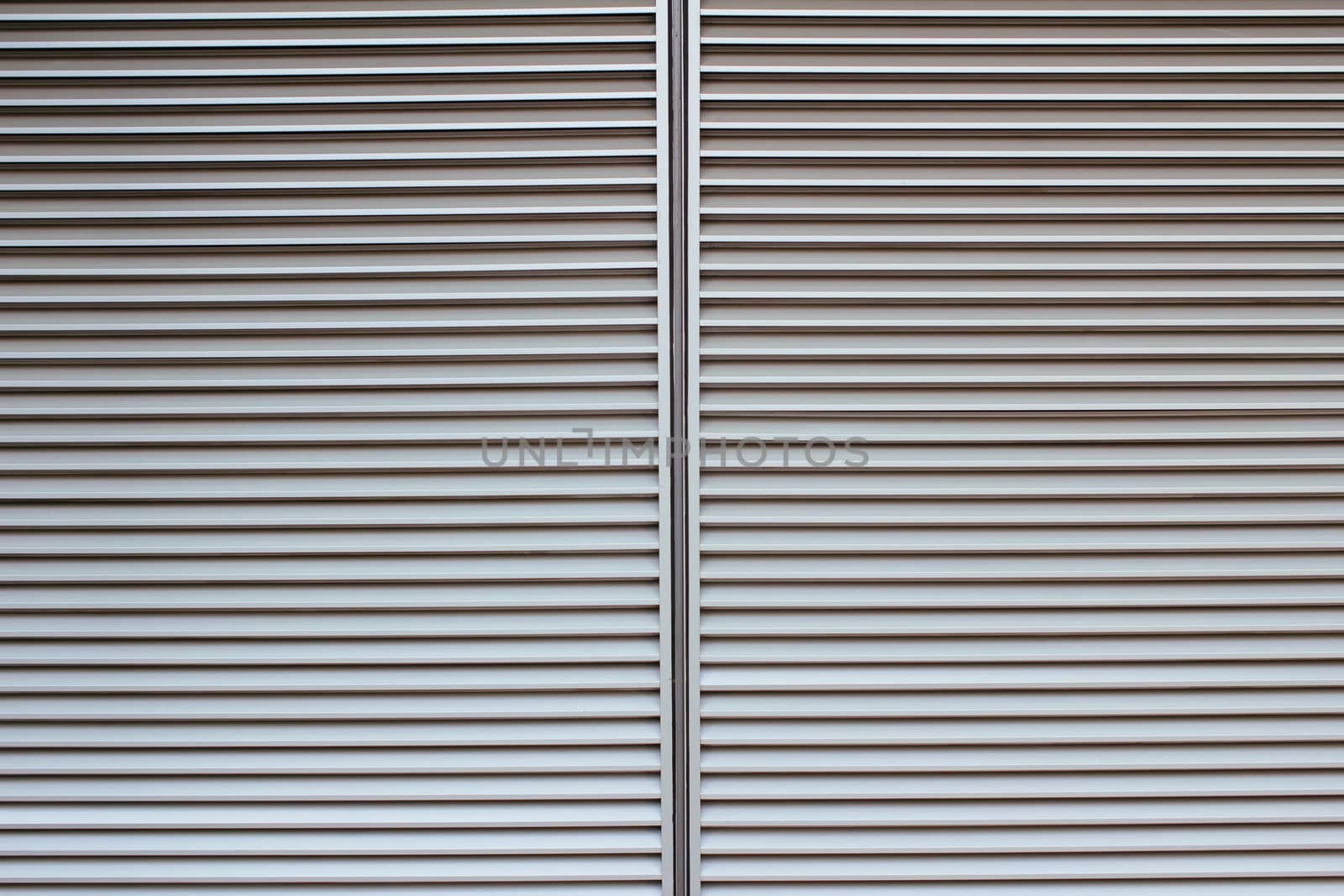 Metal roll door of treasury