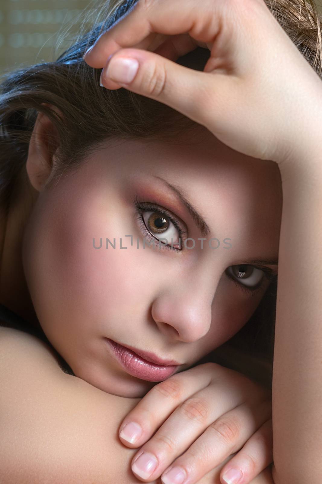 Girl posing with crossed arms and intense look by EnzoArt