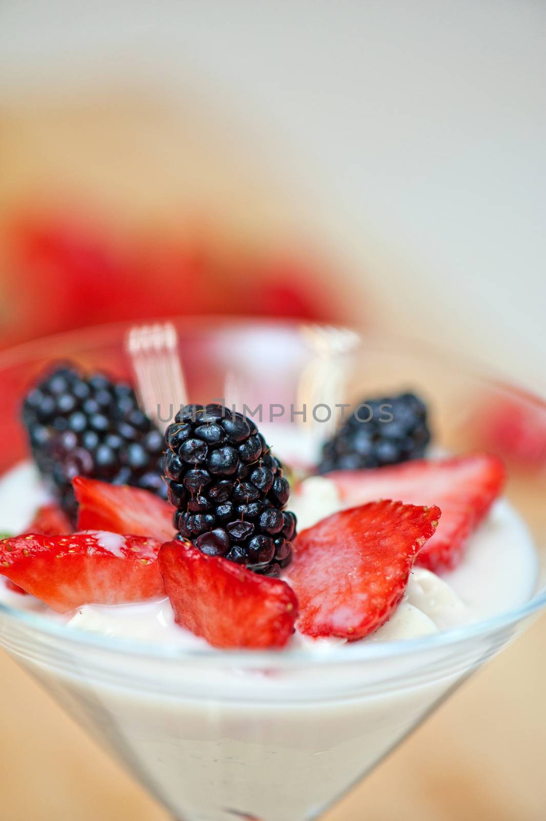 souffle from yogurt with strawberry and blackberry