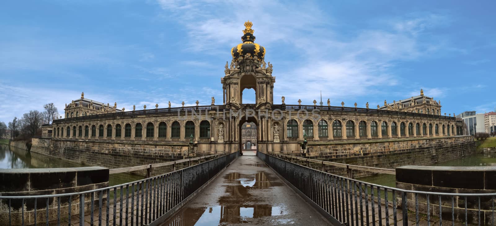 Situated in the heart of the Saxon state capital, the Dresden Zwinger is among the most well-known baroque buildings of Germany.