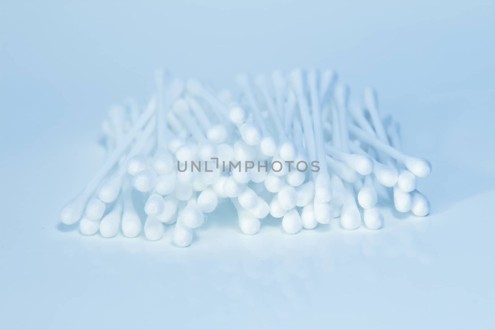 White cleaning brush by foto76