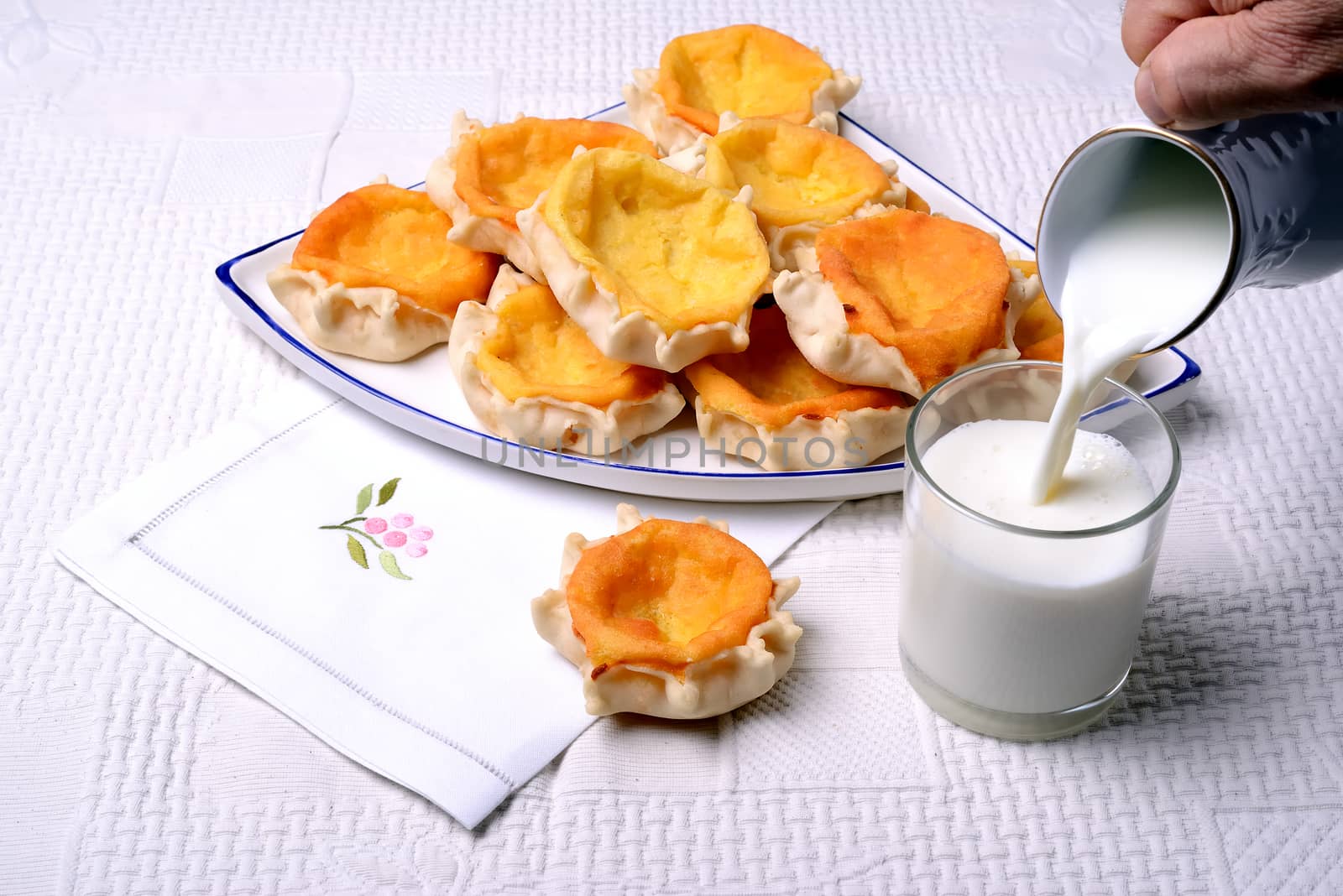 Typical traditional desserts of Sardinia: "pardule". Cakes made 
with ricotta cheese.