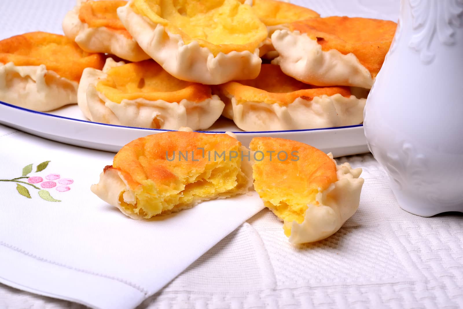 Typical traditional desserts of Sardinia: "pardule". Cakes made 
with ricotta cheese.