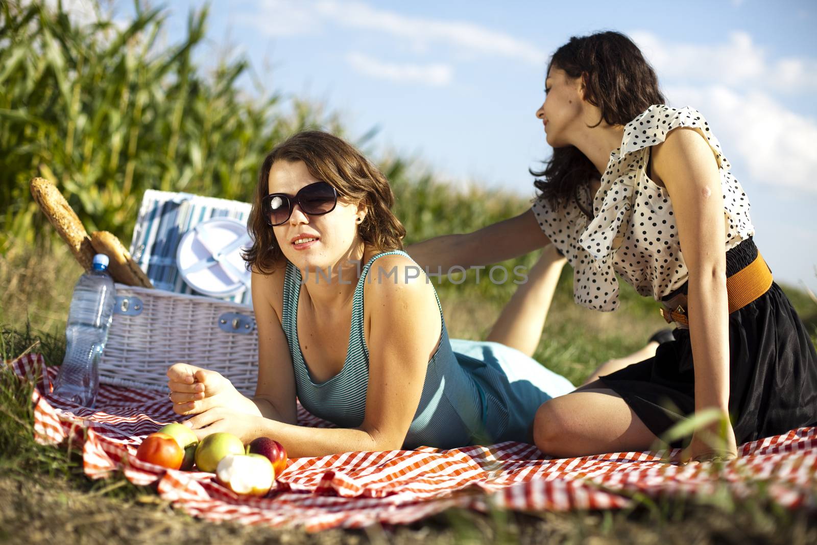 Girls, summer free time spending by JanPietruszka