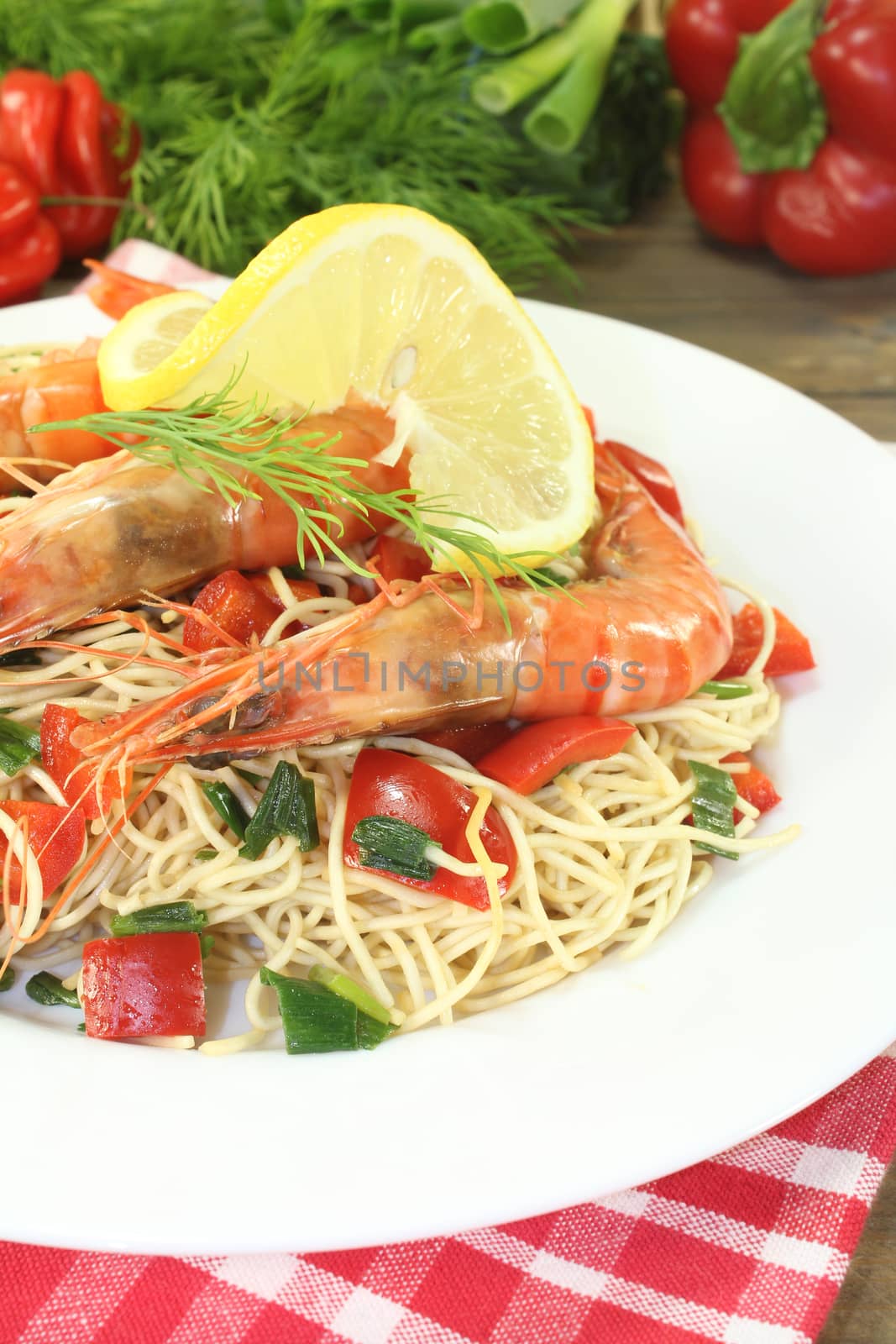 Prawns with Mie noodles with dill and lemon