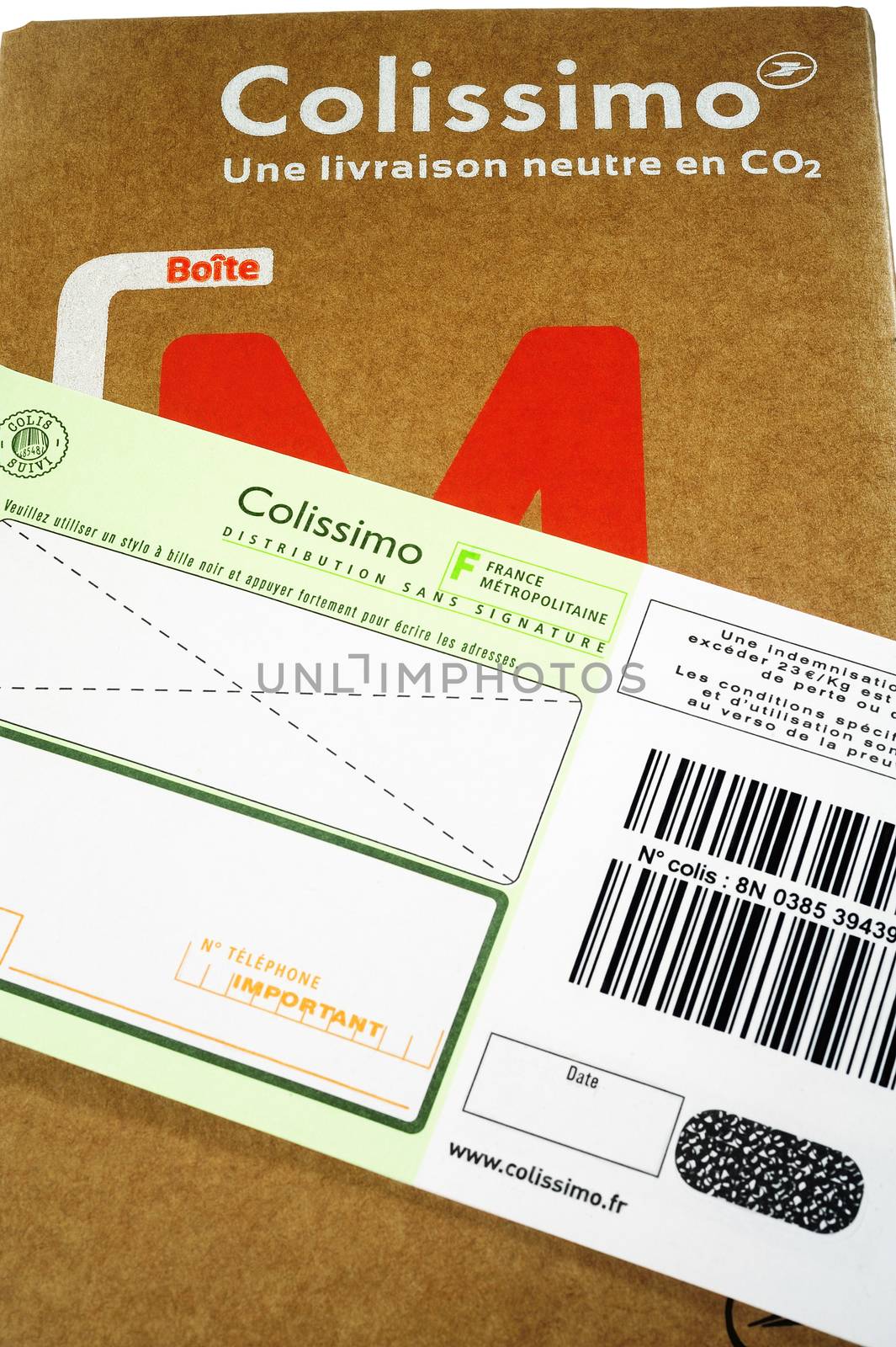 Mailing carton sold by the French Post for sending in France and followed by bar code with an insurance in case of loss.