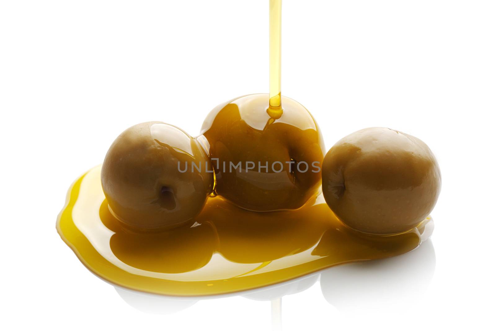 Olive oil pouring  by Yellowj