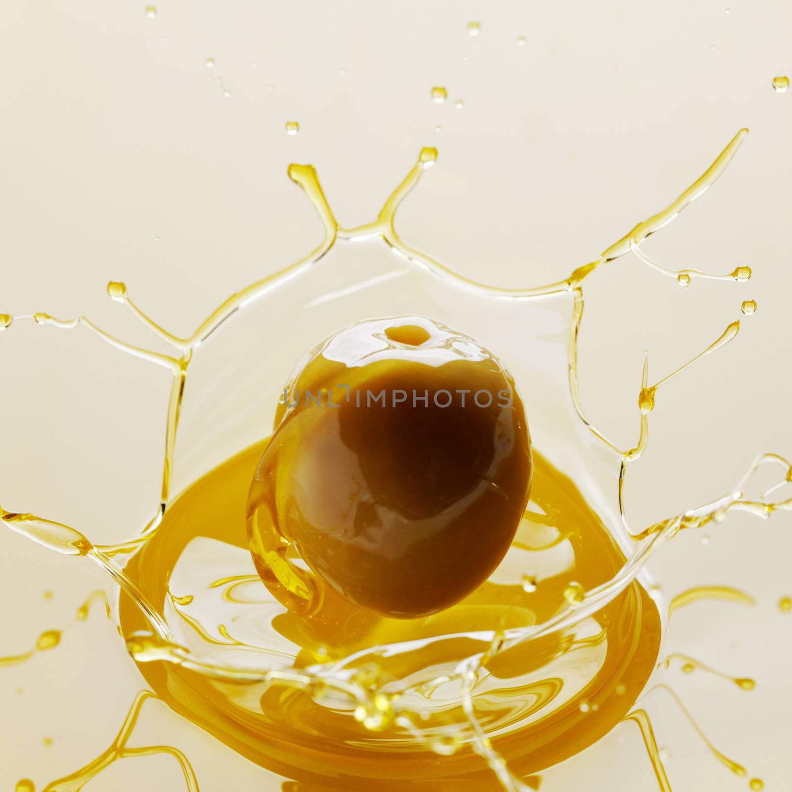 Olive oil splash by Yellowj