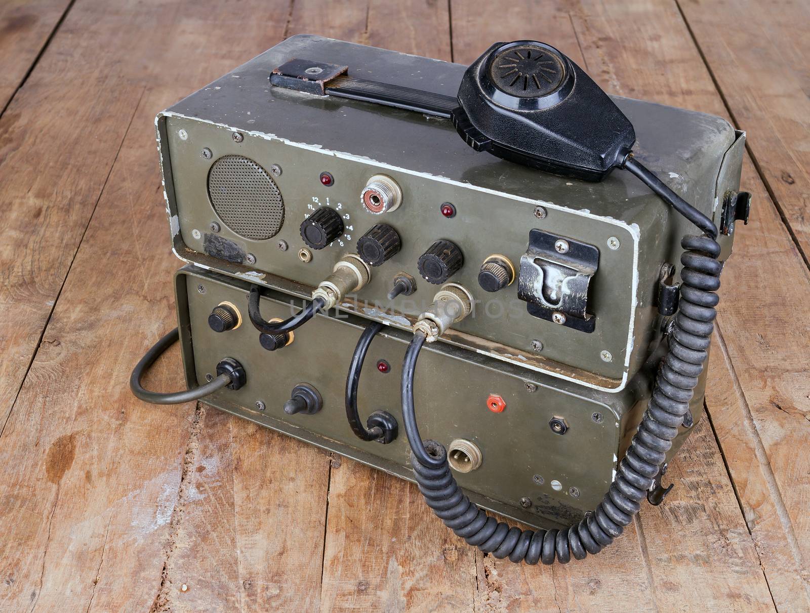 old dark green amateur ham radio on wooden table