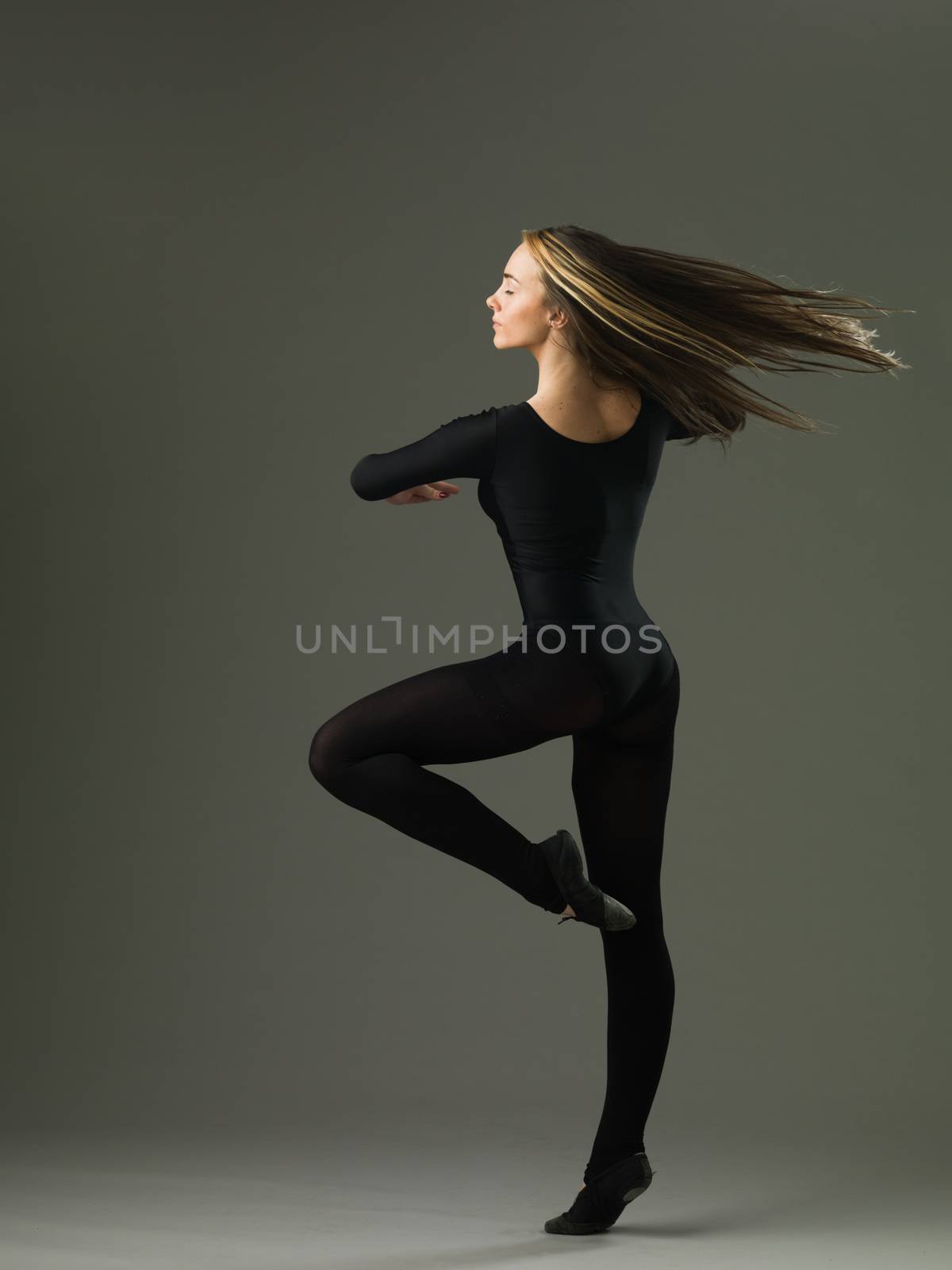 beautiful pirouette by shotsstudio