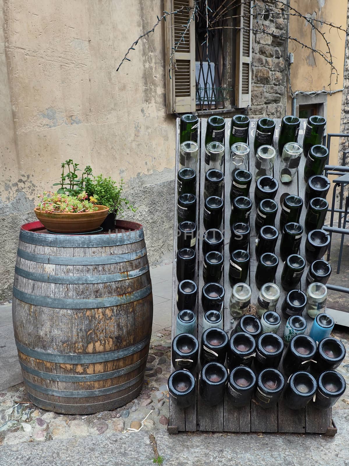 Italy wine barrel outside a pub by rigamondis