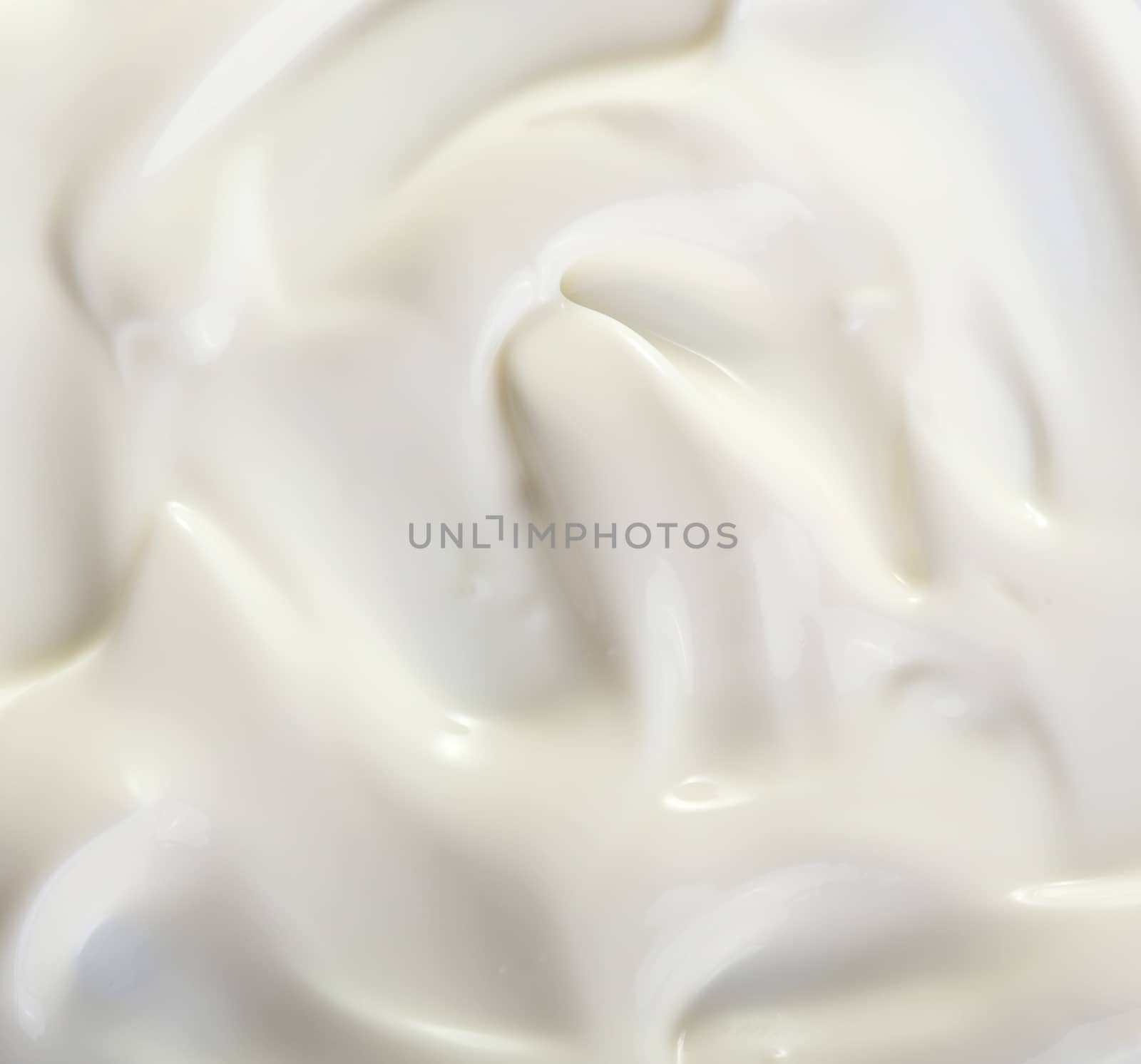 Cream by Valengilda