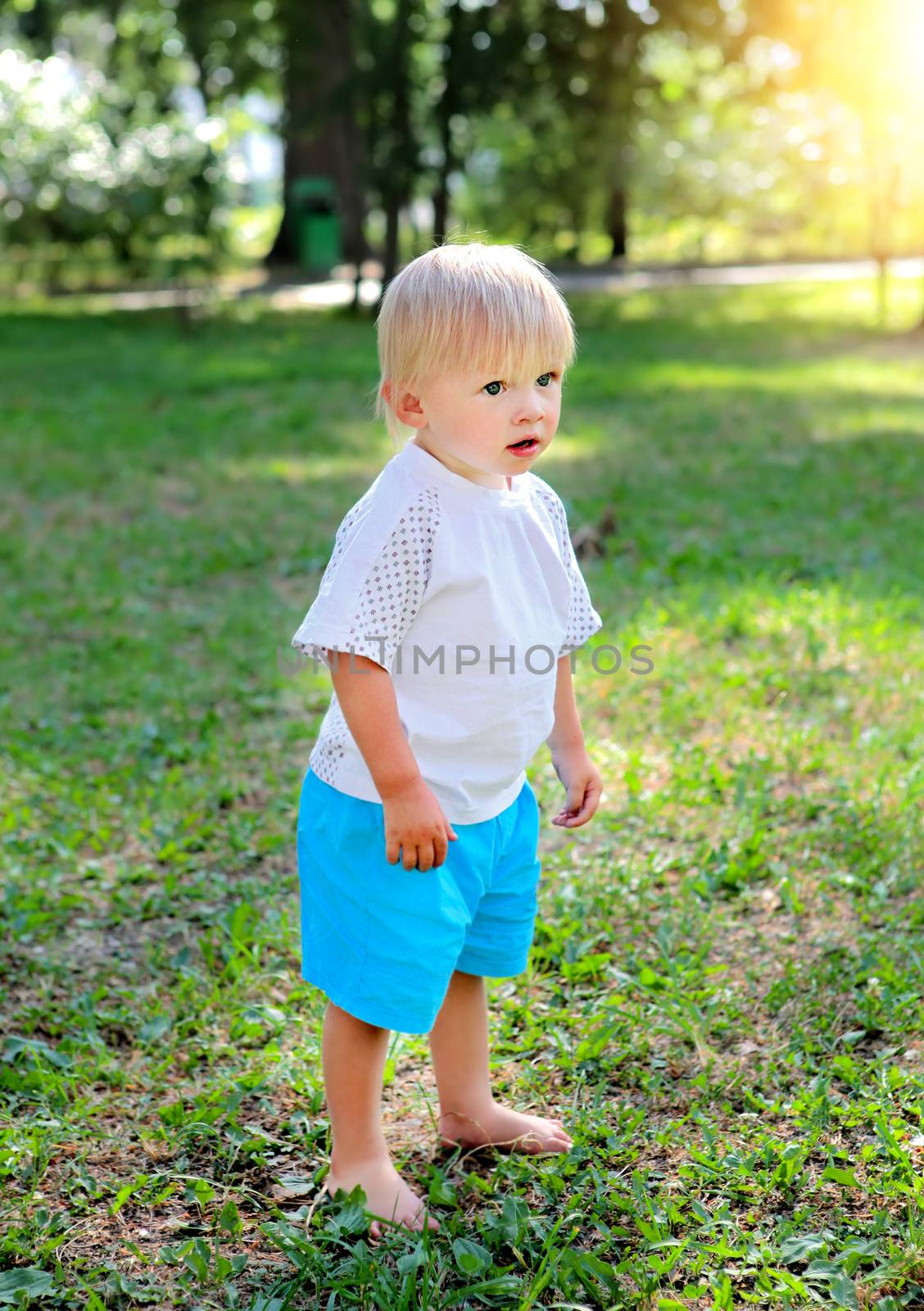 Child outdoor by sabphoto