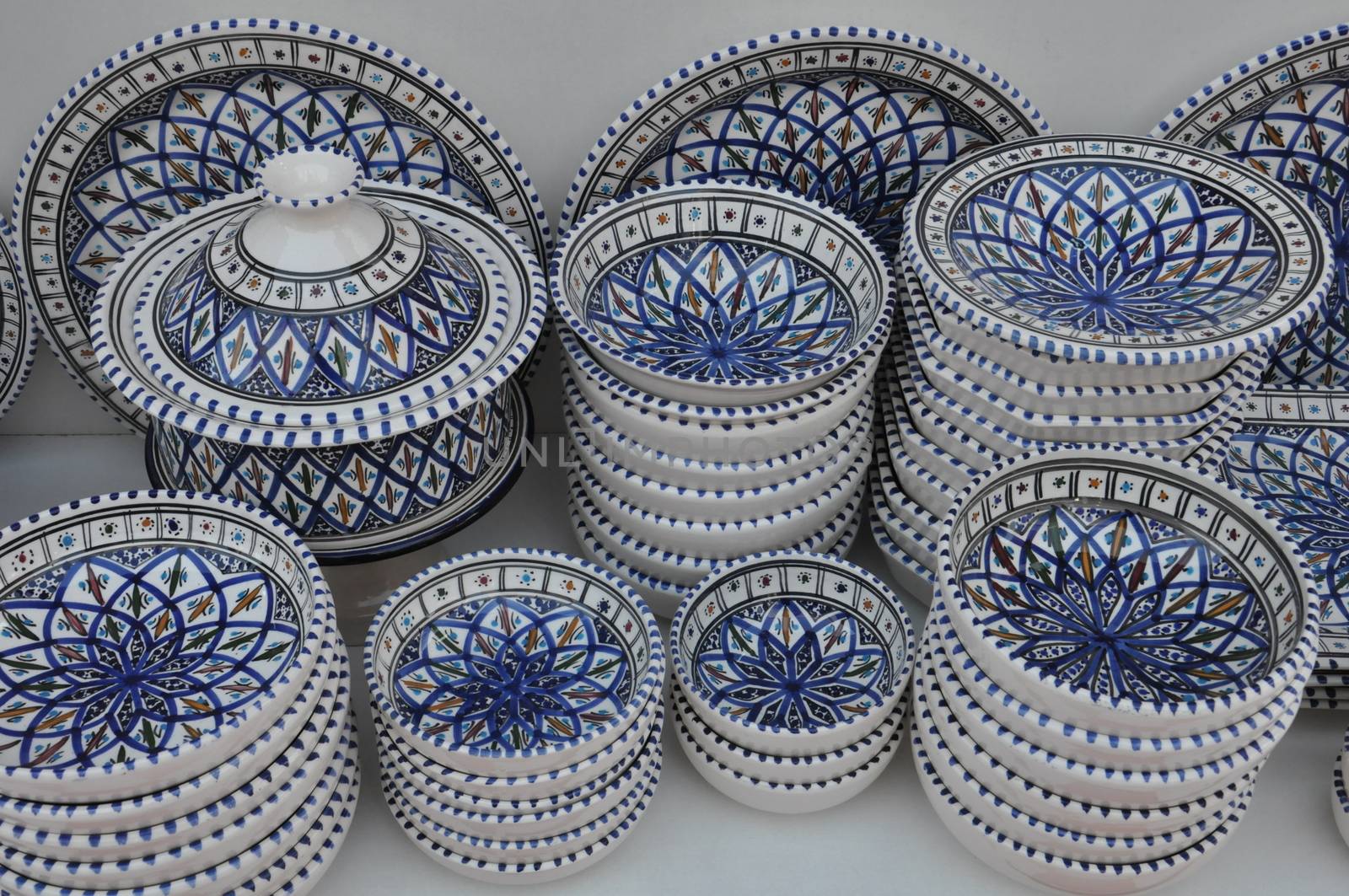Tunisian Pottery by sainaniritu