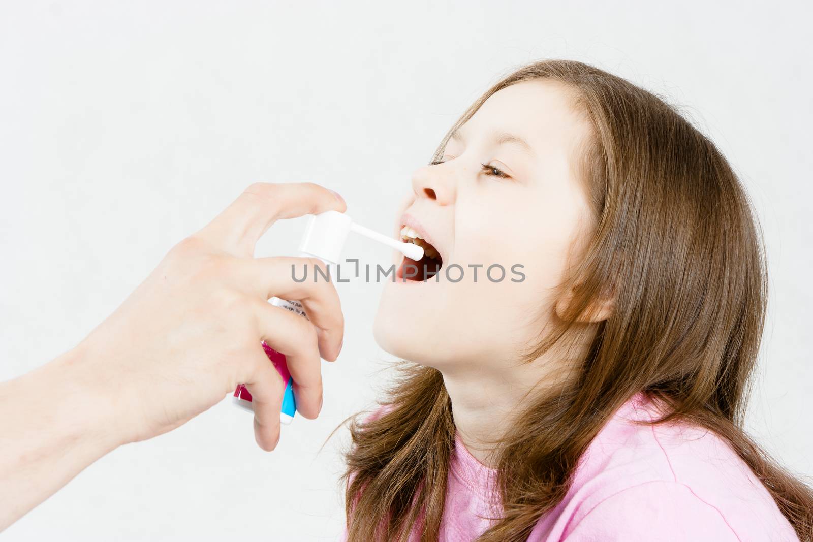 Treatment of sore throat. Medicinal kids spray