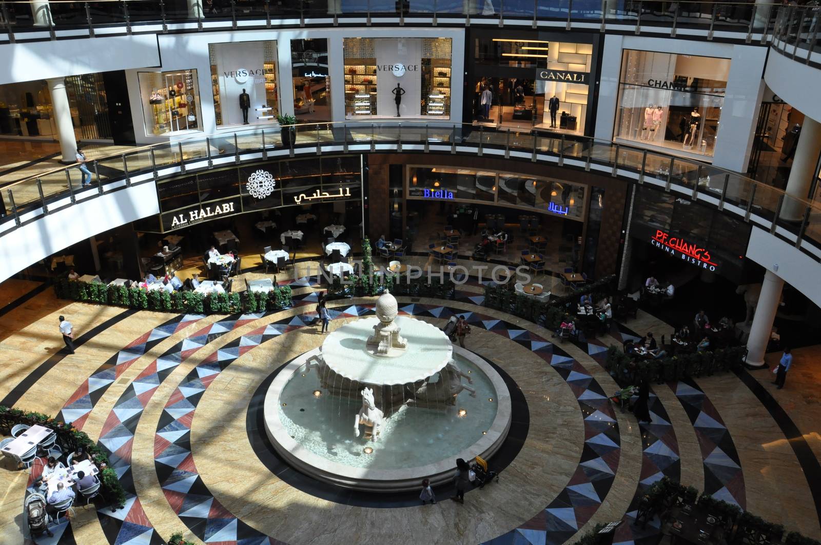 Mall of the Emirates in Dubai, UAE by sainaniritu