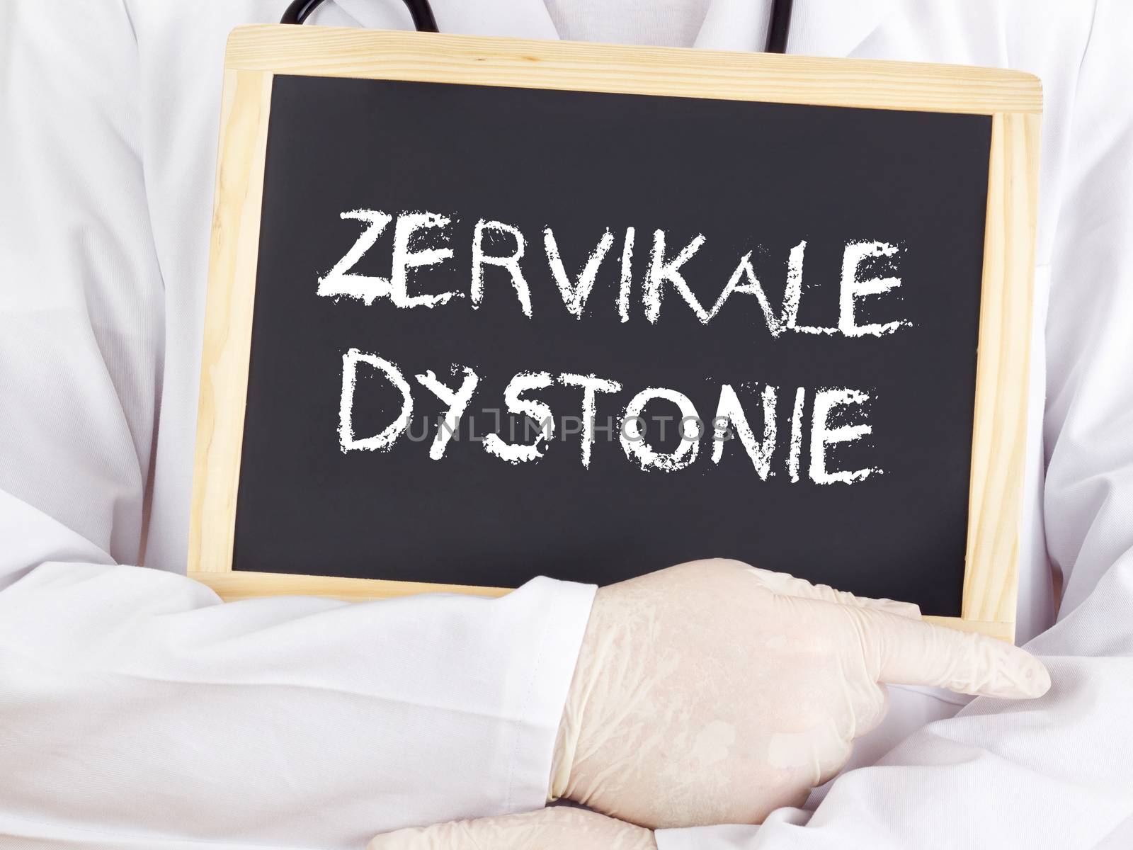 Doctor shows information: Cervical dystonia in german