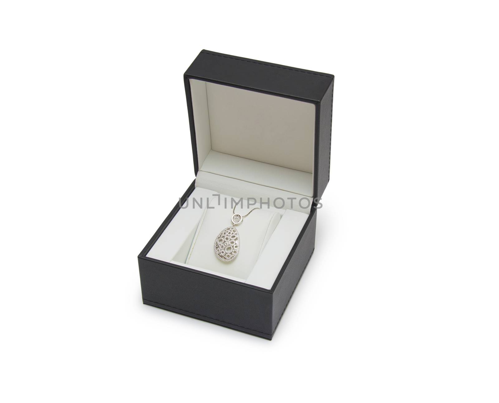 Luxury necklace in box by cocoo