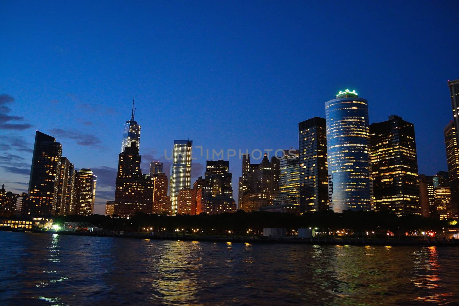 Photography of the Brooklyn bridge and NYC financial district from Dumbo Park in Brooklyn