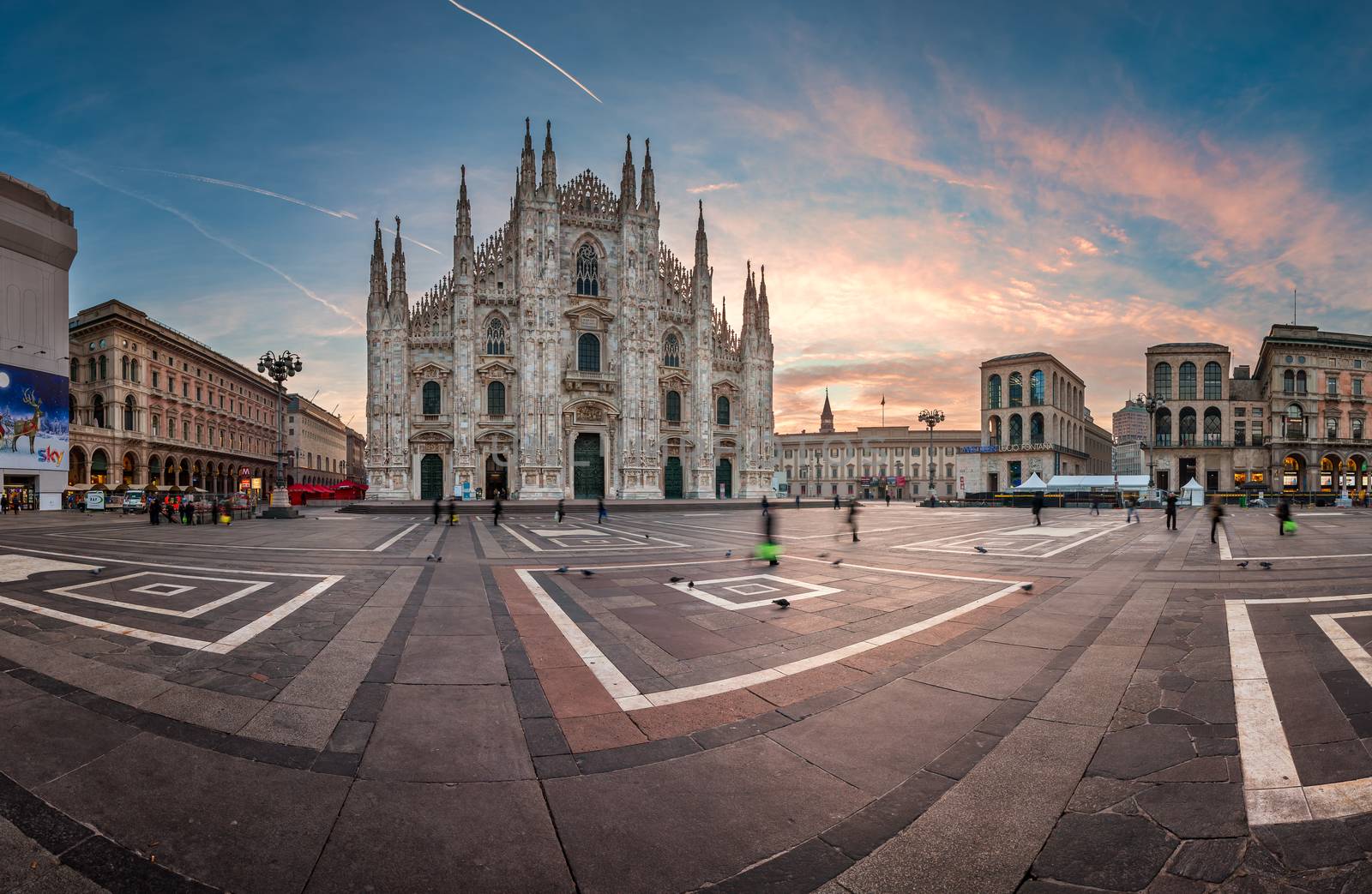 Panorama of Milan Cathedral (Duomo di Milano), Vittorio Emanuele by anshar