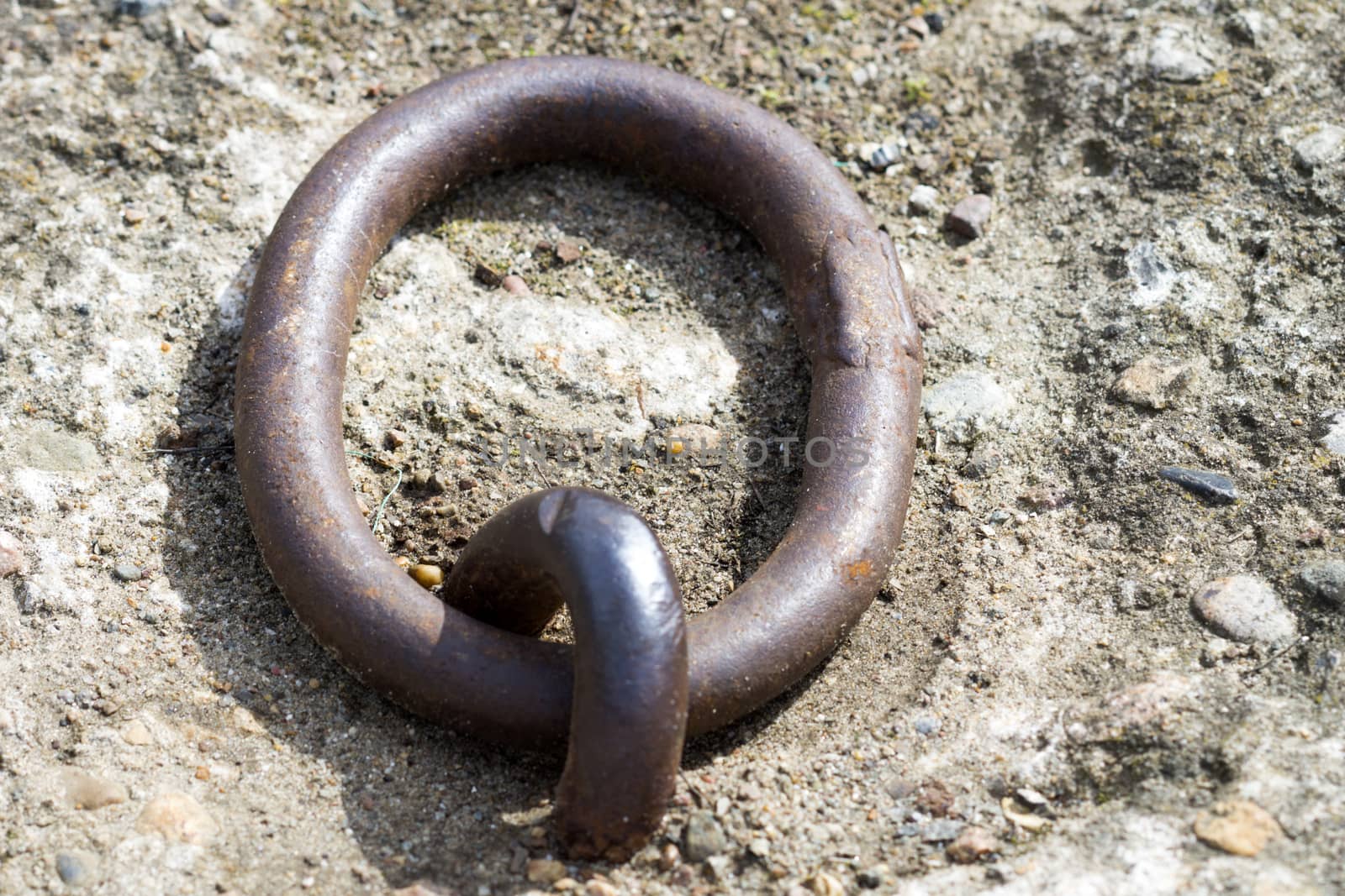 Metal ring for mooring of boats