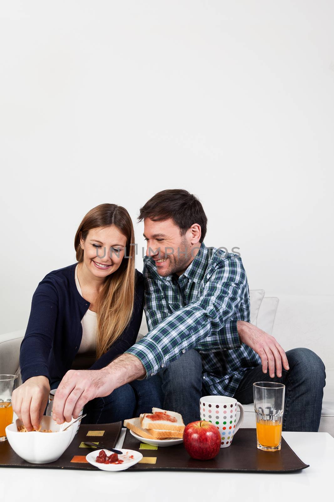 beutifull couple having a breakfast
