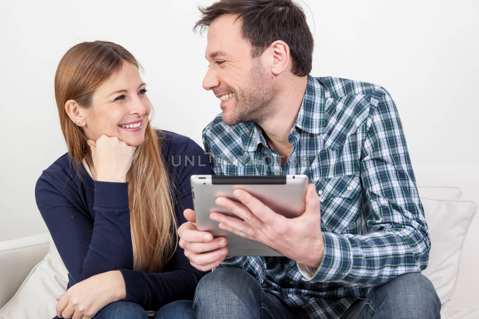 couple using the ipad