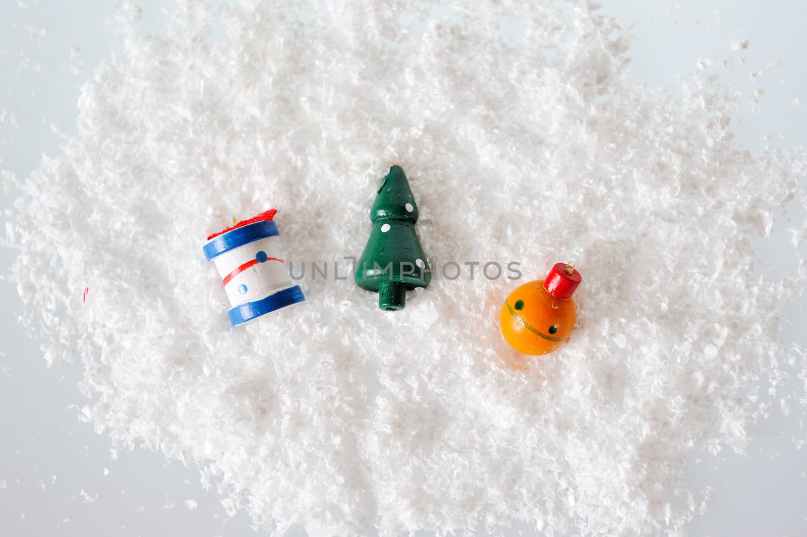Beautiful christmas tree with gifts for greeting postcard