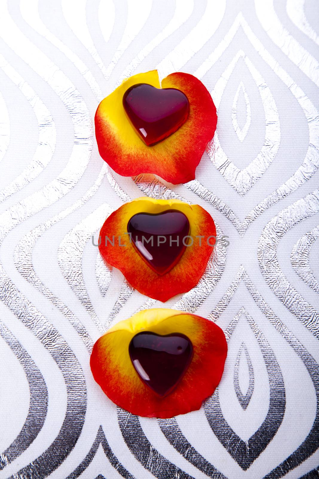 Red heart, romantic bright tone theme by JanPietruszka