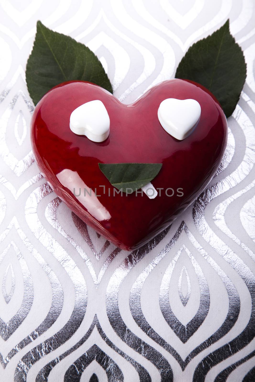 Red heart, romantic bright tone theme