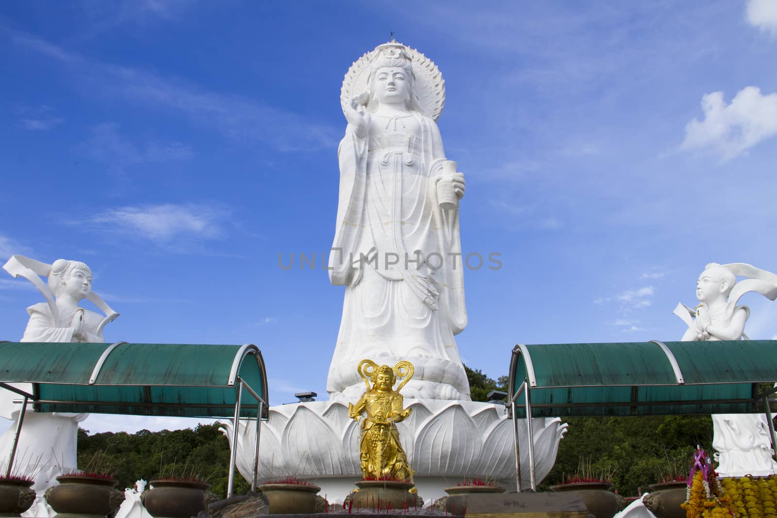 The white jade bodhisattva guan yin pavillion; The most beautiful statue of chaste, the best in southem Thailand.