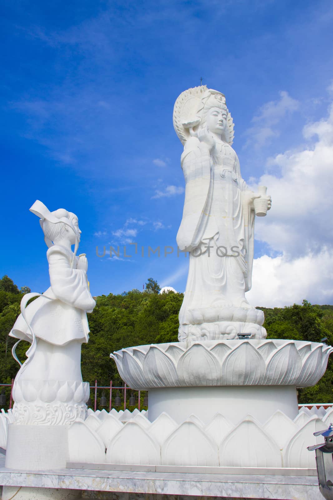 The white jade bodhisattva guan yin pavillion; The most beautiful statue of chaste, the best in southem Thailand.