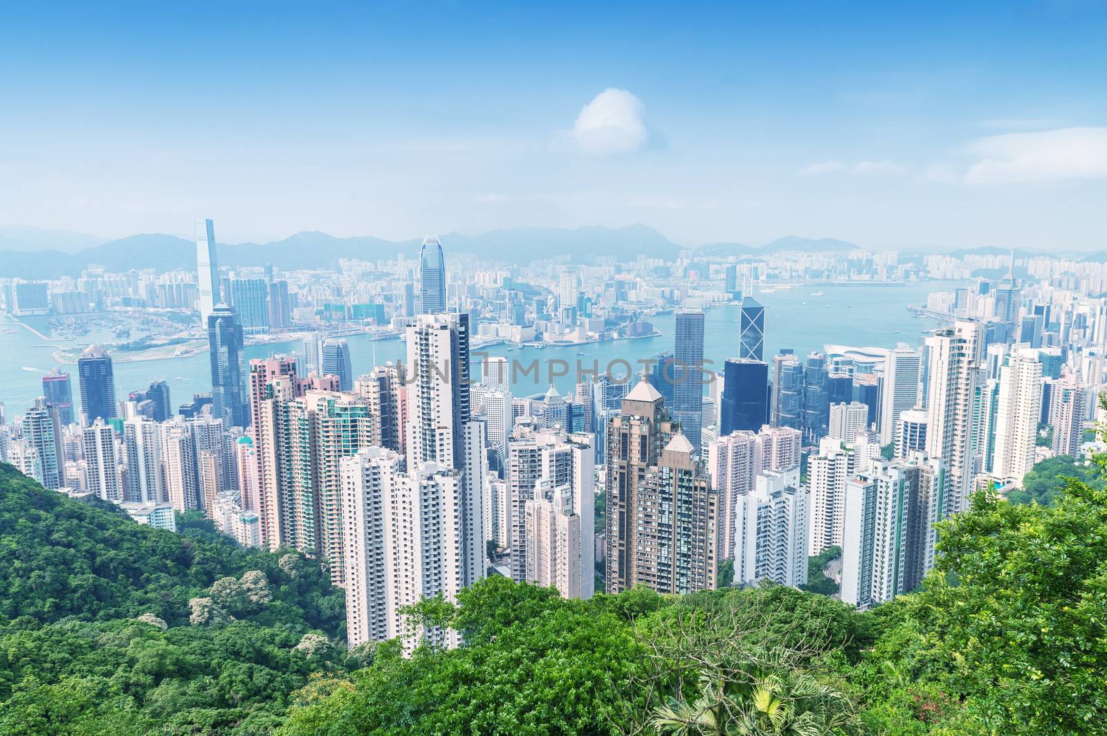 Skyscrapers of Hong Kong by jovannig